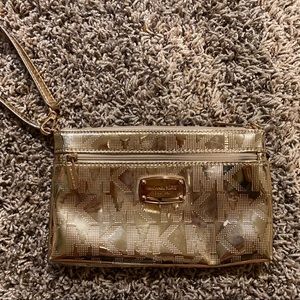 MICHAEL KORS WRISTLET 💛